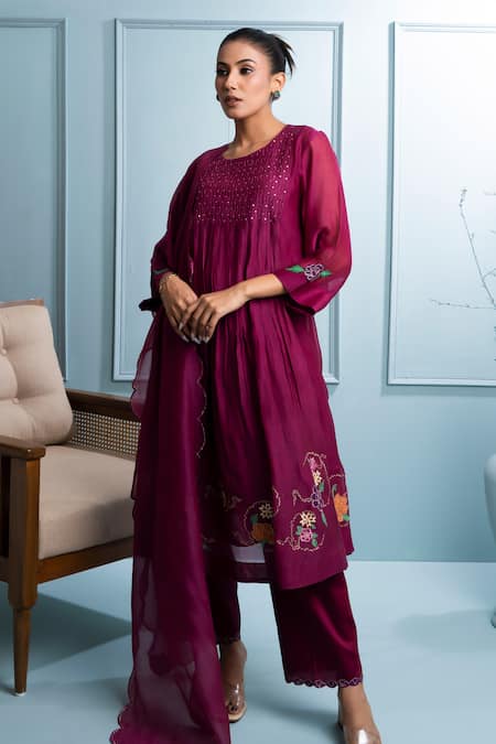 The White Tree Studio Gathered Floral Applique Kurta Set 