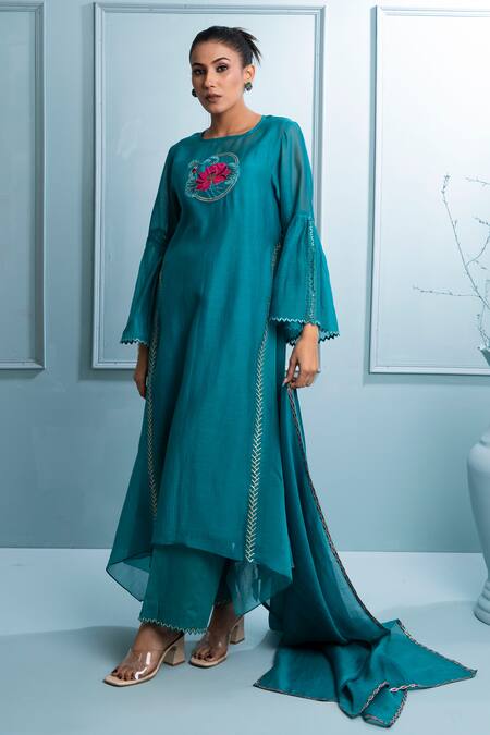 The White Tree Studio_Blue Chanderi, Cotton Embroidery Round Neck Teal Floral Kurta Set _Online_at_Aza_Fashions
