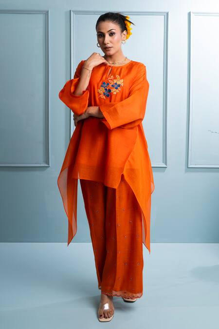 Buy_The White Tree Studio_Orange Chanderi, Cotton Zari, Embroidery Round Neck Floral Applique Tunic Set _Online_at_Aza_Fashions