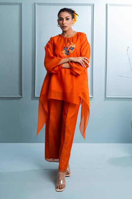 Shop_The White Tree Studio_Orange Chanderi, Cotton Zari, Embroidery Round Neck Floral Applique Tunic Set _Online_at_Aza_Fashions