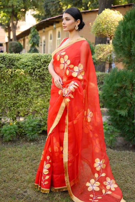 Mangalmay By Aastha_Red Organza, Modal Embroidery Round Neck Hand Painted Saree With Blouse Piece _Online_at_Aza_Fashions