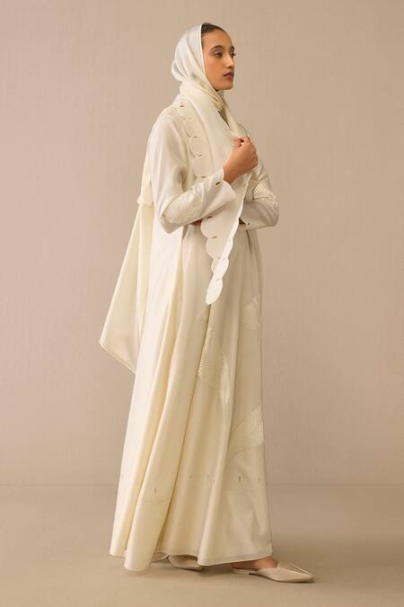 Buy_Ampm_Ivory Chanderi Embroidery Round Neck Resham Maxi Dress 