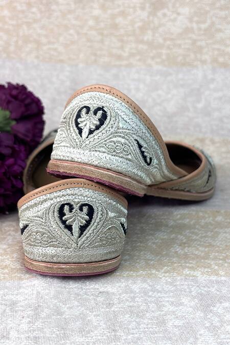 Pixie Pearlz_Gold Embroidery Thread Juttis _Online_at_Aza_Fashions