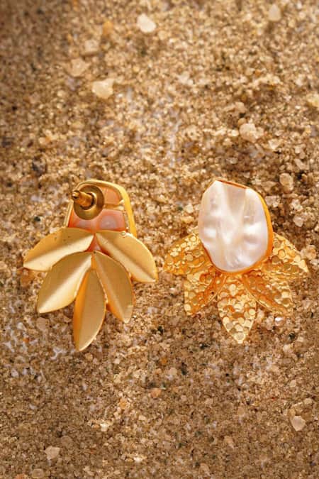 Buy_Kastiya Jewels_Gold Plated Pearls Floral Carved Stud Earrings _Online_at_Aza_Fashions