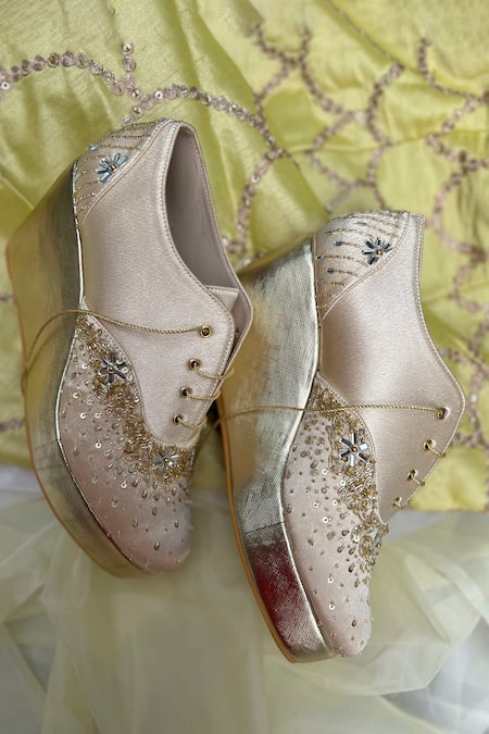 Buy_Shradha Hedau Footwear Couture_Gold Sequin Cutdana Embellished Sneaker Wedges 
