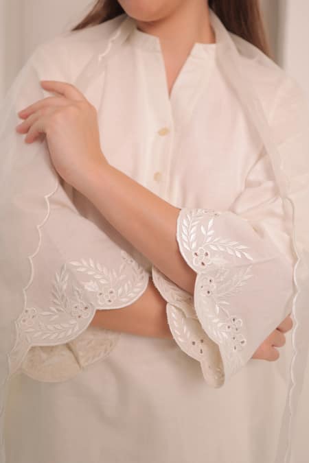 Buy Kaika White Linen, Organza Embroidery Mandarin Collar Scallop Cutwork Kurta Set Online at Aza Fashions Buy_Kaika_White Linen, Organza Embroidery Mandarin Collar Scallop Cutwork Kurta Set_Online_at_Aza_Fashions