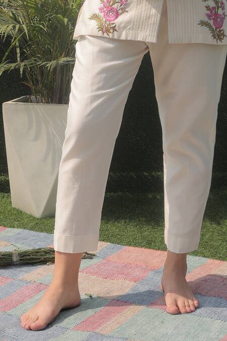 Buy_Kaika_Off White Chanderi Pearls, Sequins Mandarin Daisy Embroidered Kurta And Pant Set_Online_at_Aza_Fashions