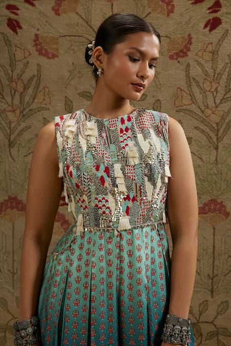 Buy_Sva By Sonam & Paras Modi_Blue Crepe Embroidery Round Neck Tribal Bloom Ombre Jumpsuit