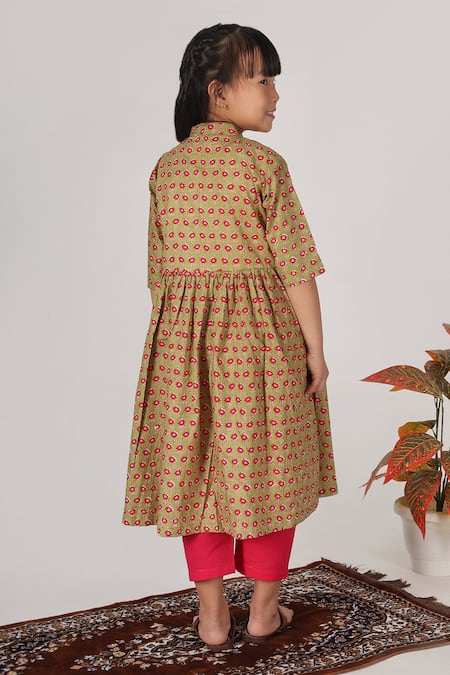 The Cotton Staple Floral Print Kurta Set With Pant 