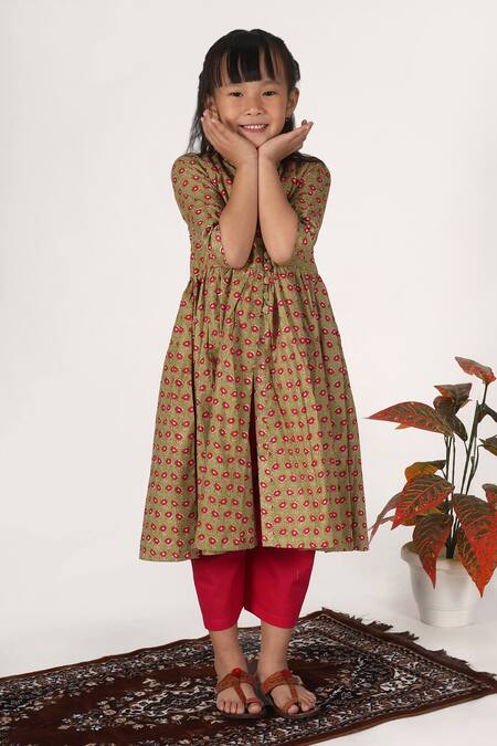 Buy_The Cotton Staple_Green Cotton Floral Print Kurta Set With Pant _Online_at_Aza_Fashions