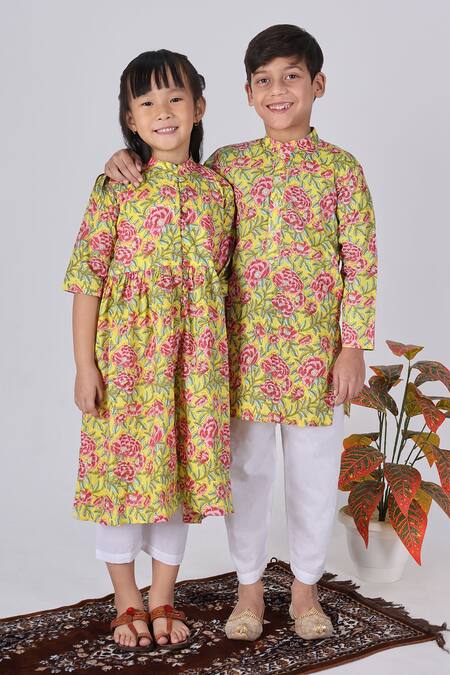 Shop_THE COTTON STAPLE_Yellow Cotton Floral Print A-line Kurta Set _Online_at_Aza_Fashions