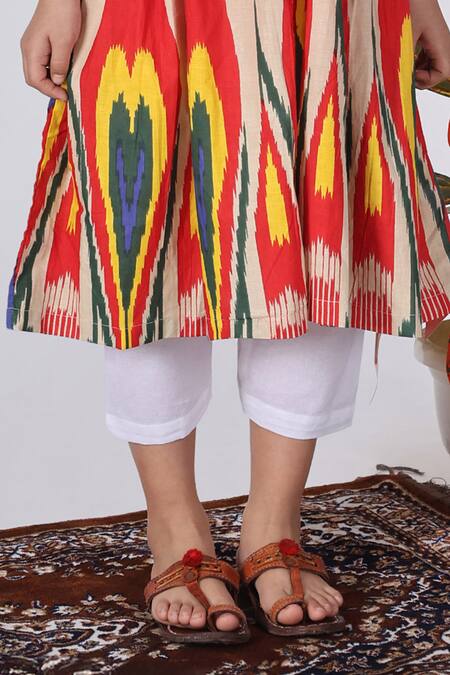 THE COTTON STAPLE Multi Color Cotton, Linen Ikat Print Kurta Set Online at Aza Fashions THE COTTON STAPLE_Multi Color Cotton, Linen Ikat Print Kurta Set _Online_at_Aza_Fashions