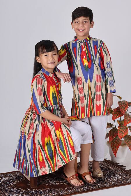 Buy_THE COTTON STAPLE_Multi Color Cotton, Linen Ikat Print Kurta Set _Online_at_Aza_Fashions