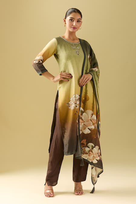 Buy_Naintara Bajaj_Green Viscose, Silk Sequins, Beads Round Neck Flower Print Kurta Set _Online_at_Aza_Fashions