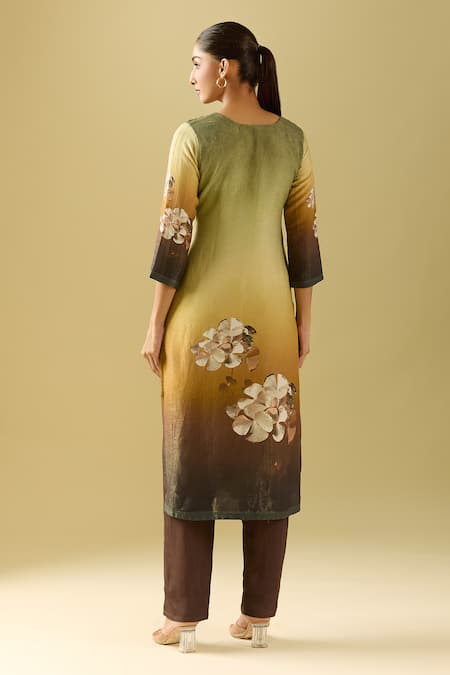 Naintara Bajaj Green Flower Print Kurta Set 