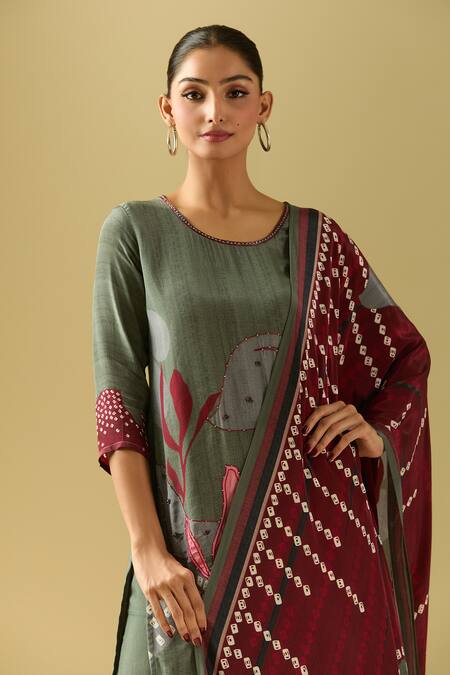 Buy Samyukta Singhania Gray Crepe, Cotton Beads Round Neck Geometric Print Kurta Set Online at Aza Fashions Buy_Samyukta Singhania_Gray Crepe, Cotton Beads Round Neck Geometric Print Kurta Set_Online_at_Aza_Fashions