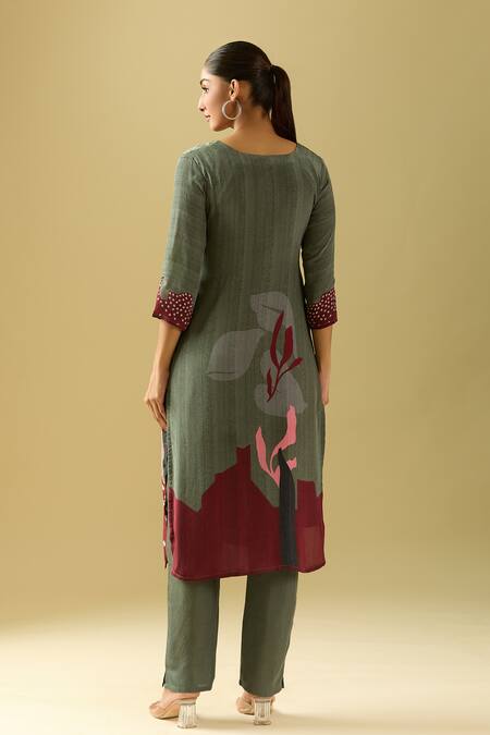 Shop Samyukta Singhania Gray Crepe, Cotton Beads Round Neck Geometric Print Kurta Set at Aza Fashions Shop_Samyukta Singhania_Gray Crepe, Cotton Beads Round Neck Geometric Print Kurta Set_at_Aza_Fashions