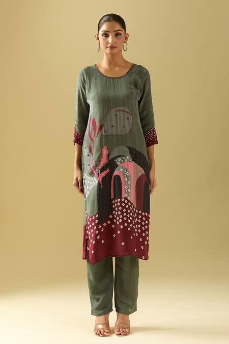 Samyukta Singhania Gray Crepe, Cotton Beads Round Neck Geometric Print Kurta Set at Aza Fashions Samyukta Singhania_Gray Crepe, Cotton Beads Round Neck Geometric Print Kurta Set_at_Aza_Fashions