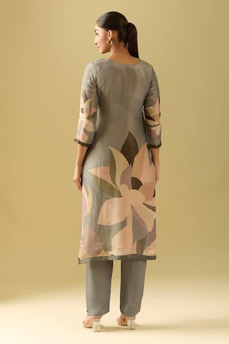 Naintara Bajaj Floral Placement Print Kurta Set 