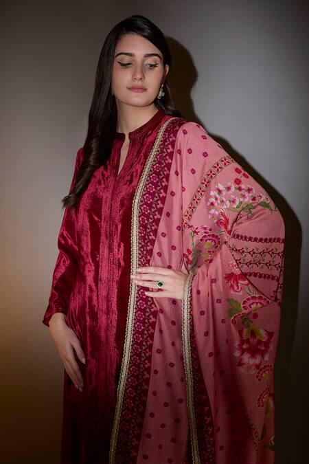 Buy House Of TA-YA Maroon Viscose, Velvet Lace, Embroidery, Zari Bandeau Neck Kurta Set Online at Aza Fashions Buy_House Of TA-YA_Maroon Viscose, Velvet Lace, Embroidery, Zari Bandeau Neck Kurta Set _Online_at_Aza_Fashions