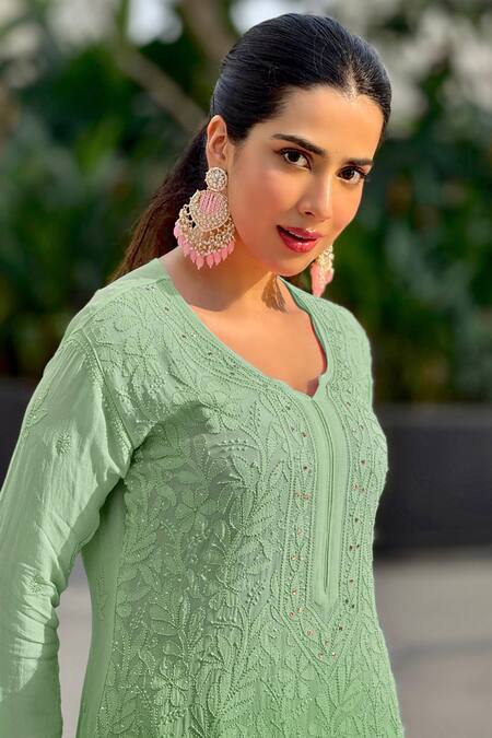LABEL AISHWARYRIKA_Green Georgette Mirrors Split V-neck Ombre Chikankari Kurta Set _at_Aza_Fashions