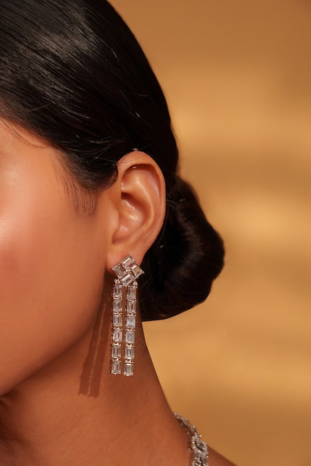 Zevar By Geeta_White Fabric Flowers Faux Diamond Layered Necklace And Earring Set _at_Aza_Fashions