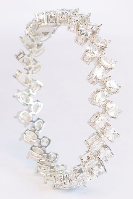 Zevar By Geeta_White Fabric Flowers Geometric Carved Bangles Set _Online_at_Aza_Fashions