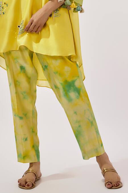 Buy_Loka By Veerali Raveshia_Yellow Chanderi Silk Sequins V-neck Embroidered A-line Tunic And Pant Set _Online_at_Aza_Fashions