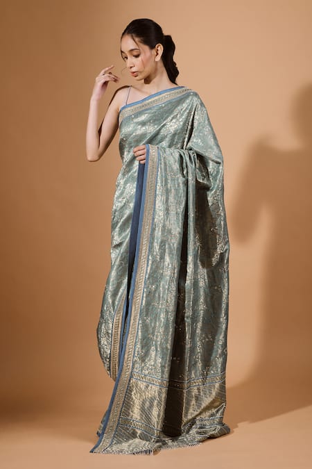 Kavita D Gul Woven Pure Banarasi Silk Saree Set 