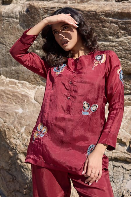 Ayaka_Burgundy Viscose Embroidery Collared Blossom Motif Top _Online_at_Aza_Fashions