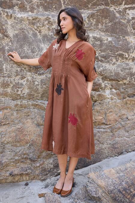 Buy_Ayaka_Brown Cotton, Viscose Embroidery V-neck Floral Pintucked Midi Dress 