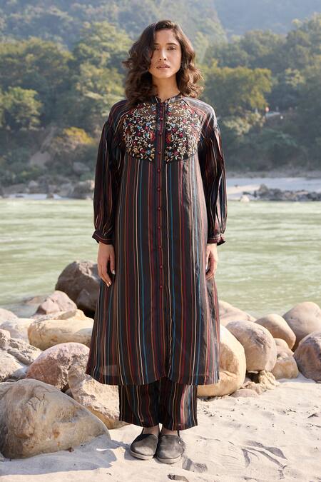 Ayaka_Black Cotton, Viscose Embroidery Mandarin Collar Striped Fleur Kurta With Inner _at_Aza_Fashions