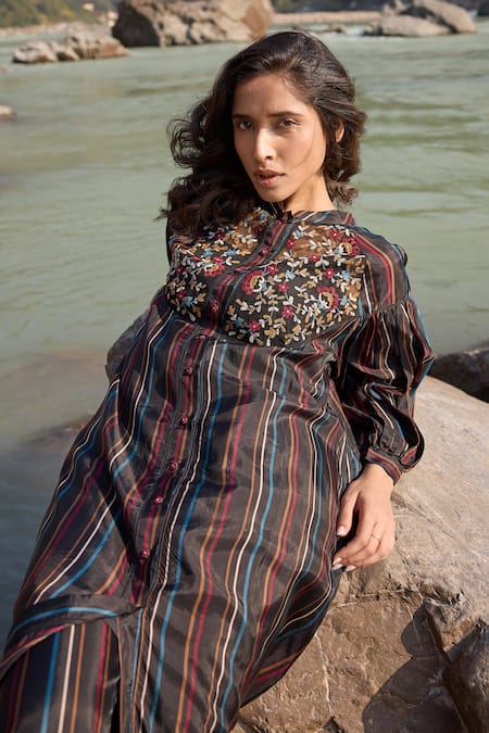 Buy_Ayaka_Black Cotton, Viscose Embroidery Mandarin Collar Striped Fleur Kurta With Inner 