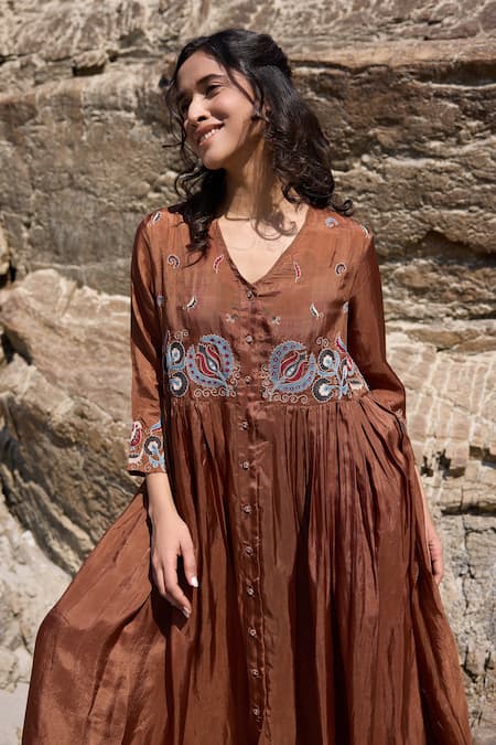 Ayaka_Brown Viscose Embroidery V-neck Ornate Bloom Kurta _Online_at_Aza_Fashions