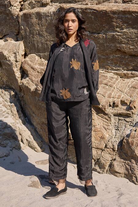Ayaka_Black Cotton, Viscose Scalloped Hem Pant _Online_at_Aza_Fashions