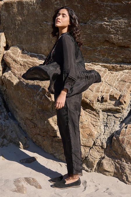 Buy_Ayaka_Black Cotton, Viscose Scalloped Hem Pant _Online_at_Aza_Fashions