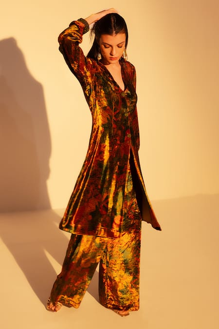 Reena Sharma_Green Viscose, Velvet V-neck Printed Jacket Kurta Set With Flared Pant _Online_at_Aza_Fashions