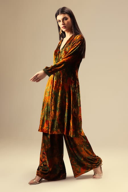 Buy_Reena Sharma_Green Viscose, Velvet V-neck Printed Jacket Kurta Set With Flared Pant _Online_at_Aza_Fashions