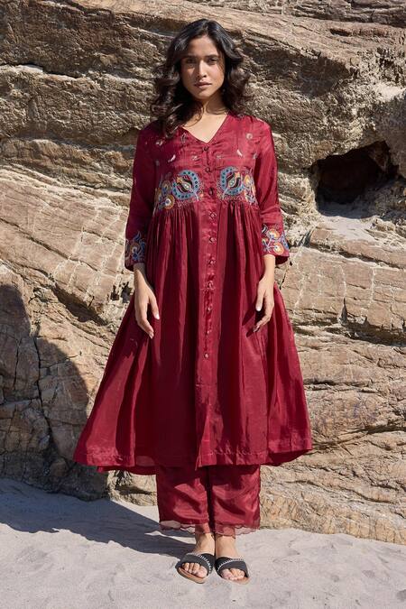 Ayaka_Burgundy Viscose Embroidery V-neck Ornate Blossom Kurta _Online_at_Aza_Fashions