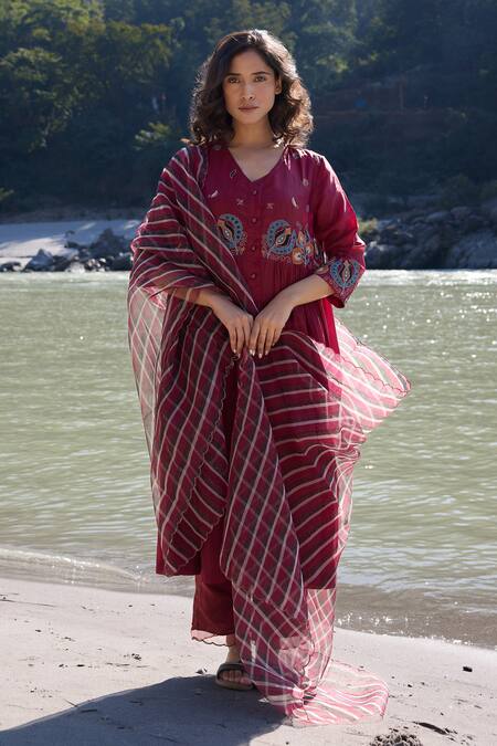 Shop_Ayaka_Burgundy Viscose Embroidery V-neck Ornate Blossom Kurta _Online_at_Aza_Fashions