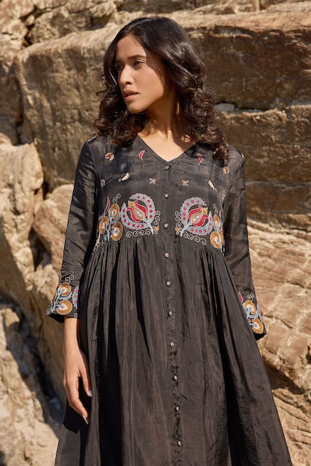 Shop_Ayaka_Black Viscose Embroidery V-neck Ornate Flora Kurta _Online_at_Aza_Fashions