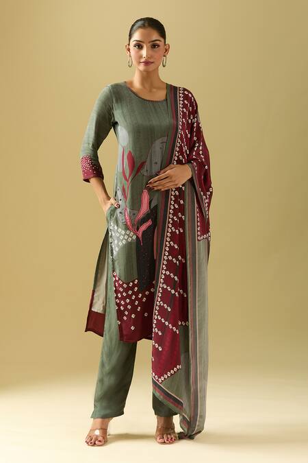 Buy Samyukta Singhania Gray Crepe, Cotton Beads Round Neck Geometric Print Kurta Set Buy_Samyukta Singhania_Gray Crepe, Cotton Beads Round Neck Geometric Print Kurta Set