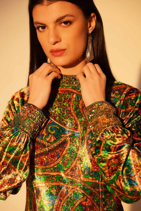 Buy_Reena Sharma_Green Viscose, Velvet Sequins, Beads Collared Paisley Print Kurta Set With Pant _Online_at_Aza_Fashions