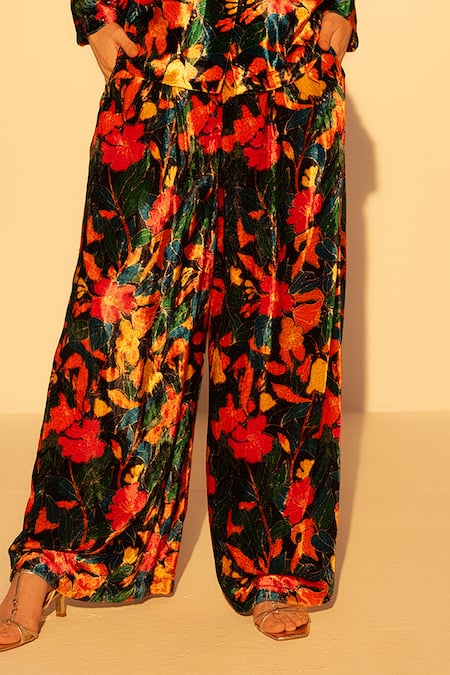 Reena Sharma_Multi Color Viscose V-neck Abstract Floral Printed Kurta Set _at_Aza_Fashions