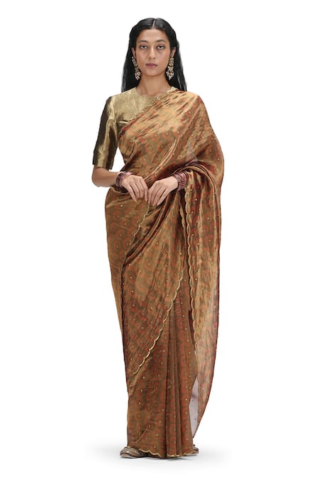 Mimamsaa Kanyaka Geometric Pattern Scalloped Saree With Blouse 