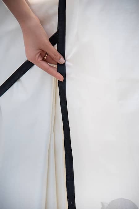 Buy Sacred Weaves White Satin Placement Paisley Motif Saree Online at Aza Fashions Buy_Sacred Weaves_White Satin Placement Paisley Motif Saree_Online_at_Aza_Fashions