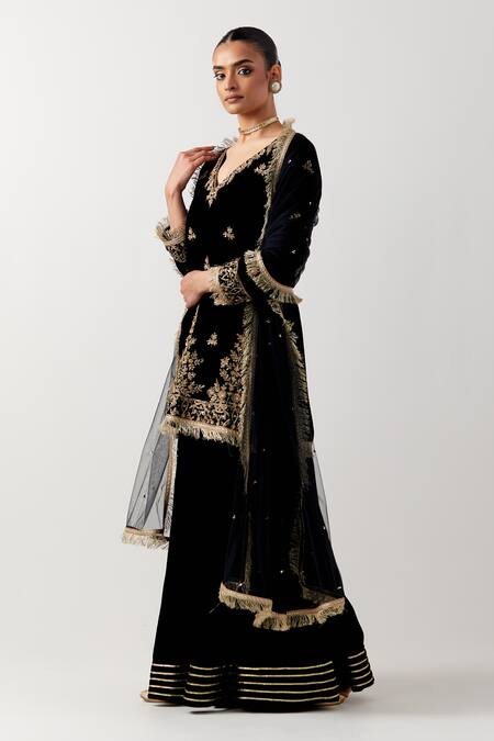 Priya Chaudhary_Black Silk, Velvet Embroidery, Fringe V-neck Floral Kurta _Online_at_Aza_Fashions