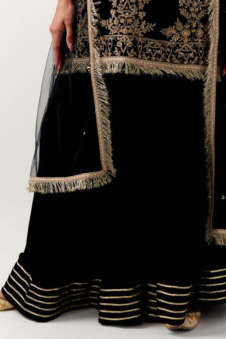 Priya Chaudhary Black Silk, Velvet, Net Embroidery V-neck Floral Kurta Gharara Set at Aza Fashions Priya Chaudhary_Black Silk, Velvet, Net Embroidery V-neck Floral Kurta Gharara Set _at_Aza_Fashions
