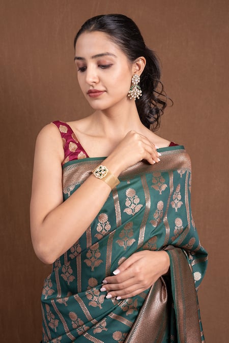 Buy_Devissha_Green Silk Dark Floral Woven Banarasi Saree _Online_at_Aza_Fashions