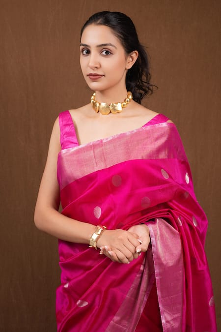 Buy_Devissha_Fuchsia Silk Polka Dot Woven Saree _Online_at_Aza_Fashions